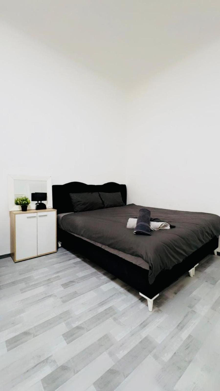 Apartment Stylish Apt, 15 Minutes To Rathausplatz Wien