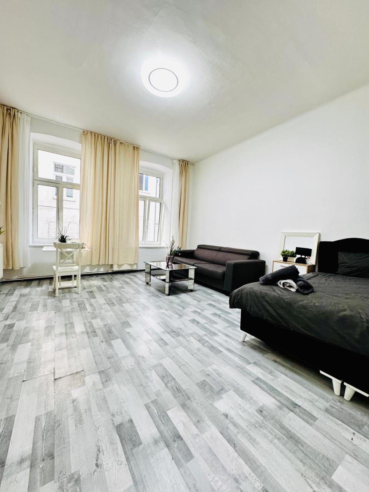 Apartment Stylish Apt, 15 Minutes To Rathausplatz *